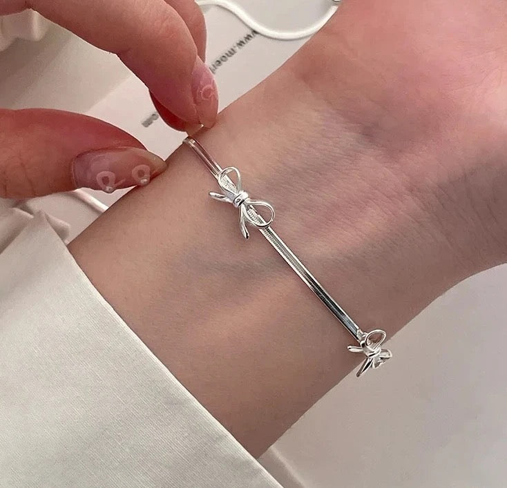 bow bracelet